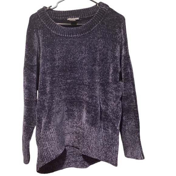 Chealsea Theodore Women’s Sweater - Picture 1 of 3